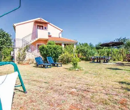 Apartment With A - C In Rovinj-istrien 44546